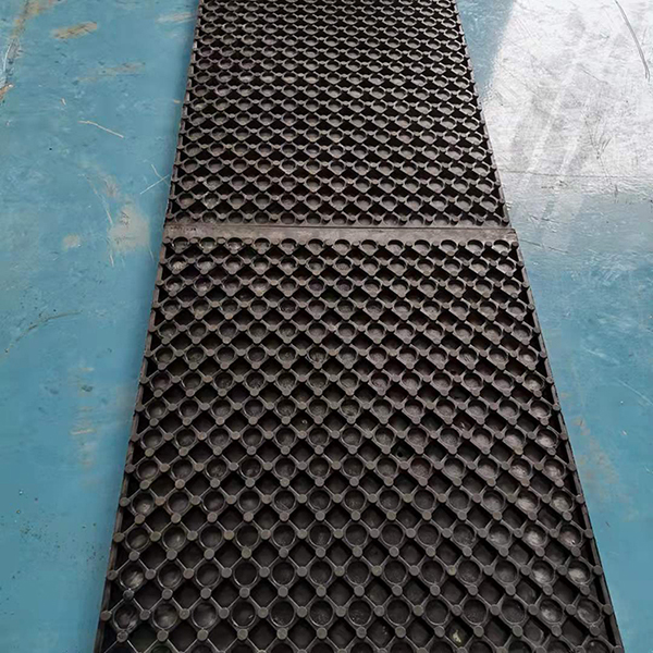 山東百興油壓機